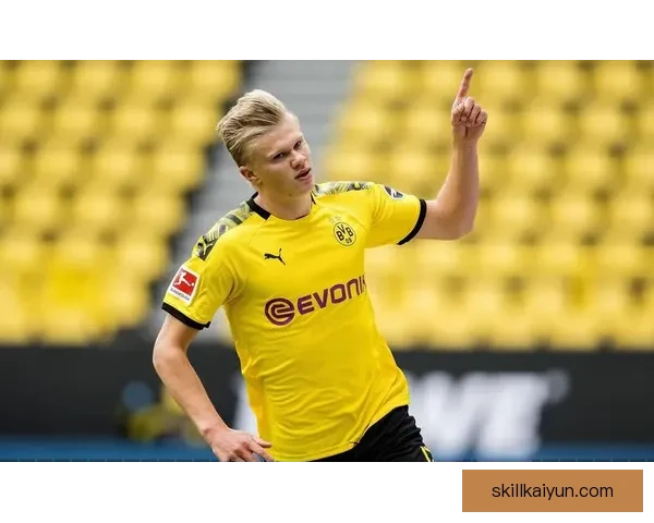 哈兰德进球后持续提升专注力，庆祝方式引发热议